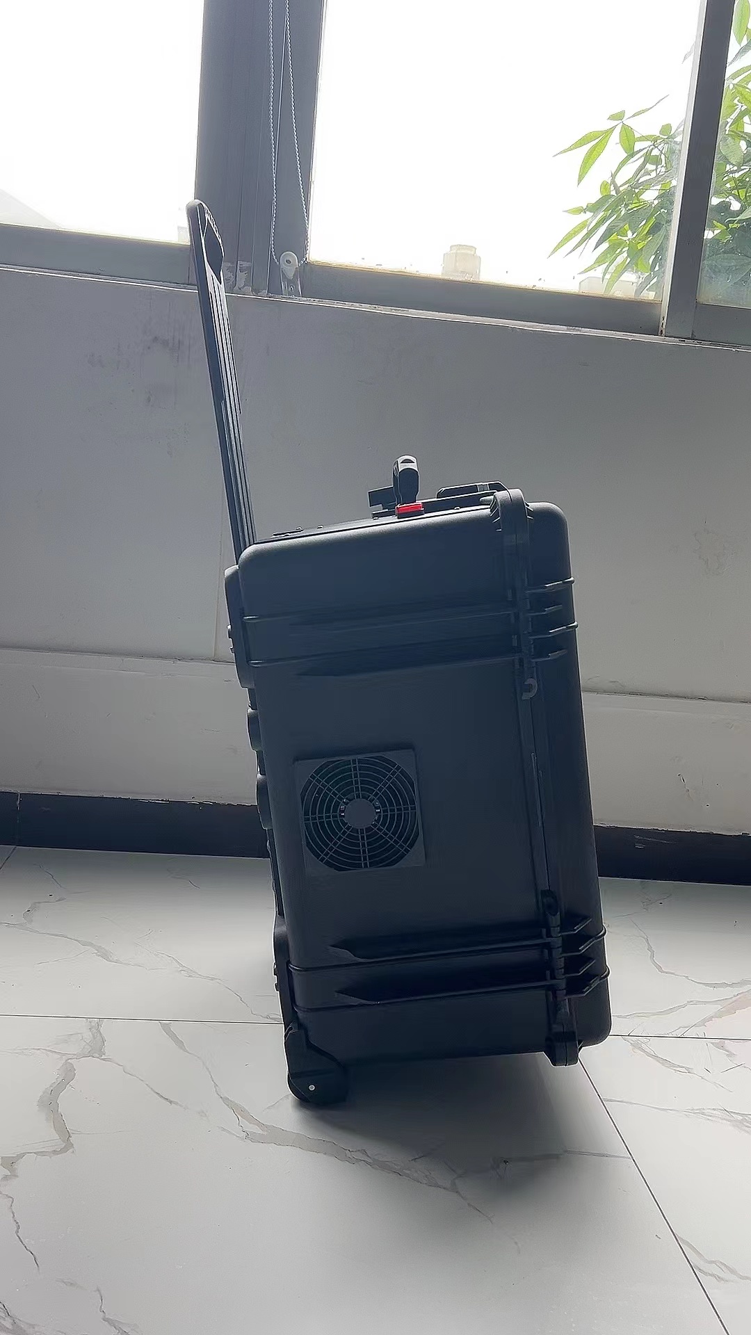 乾安手拉箱型移动通信干扰器